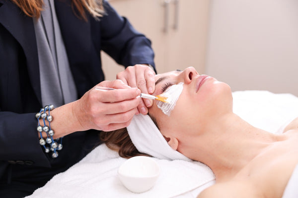 DEEP CLEANSING WITH THE MASK